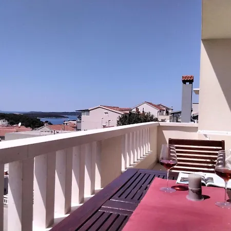 Loris Apartment