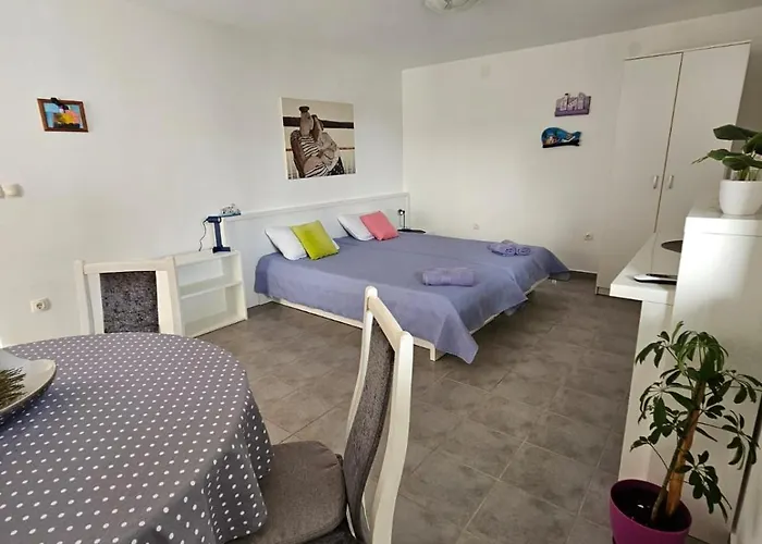 Loris 아파트 흐바르